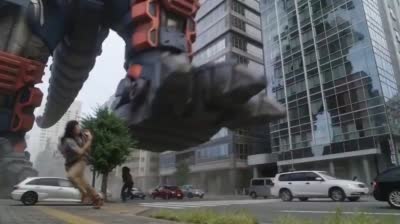 钢铁巨兽突袭现代都市：史诗级机甲灾难大片